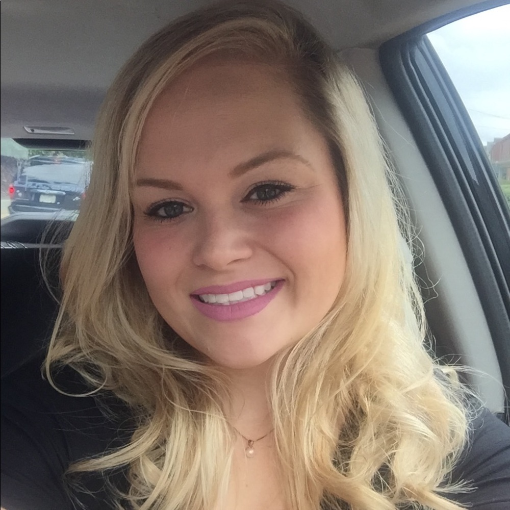 Meet your Posher, Carrie